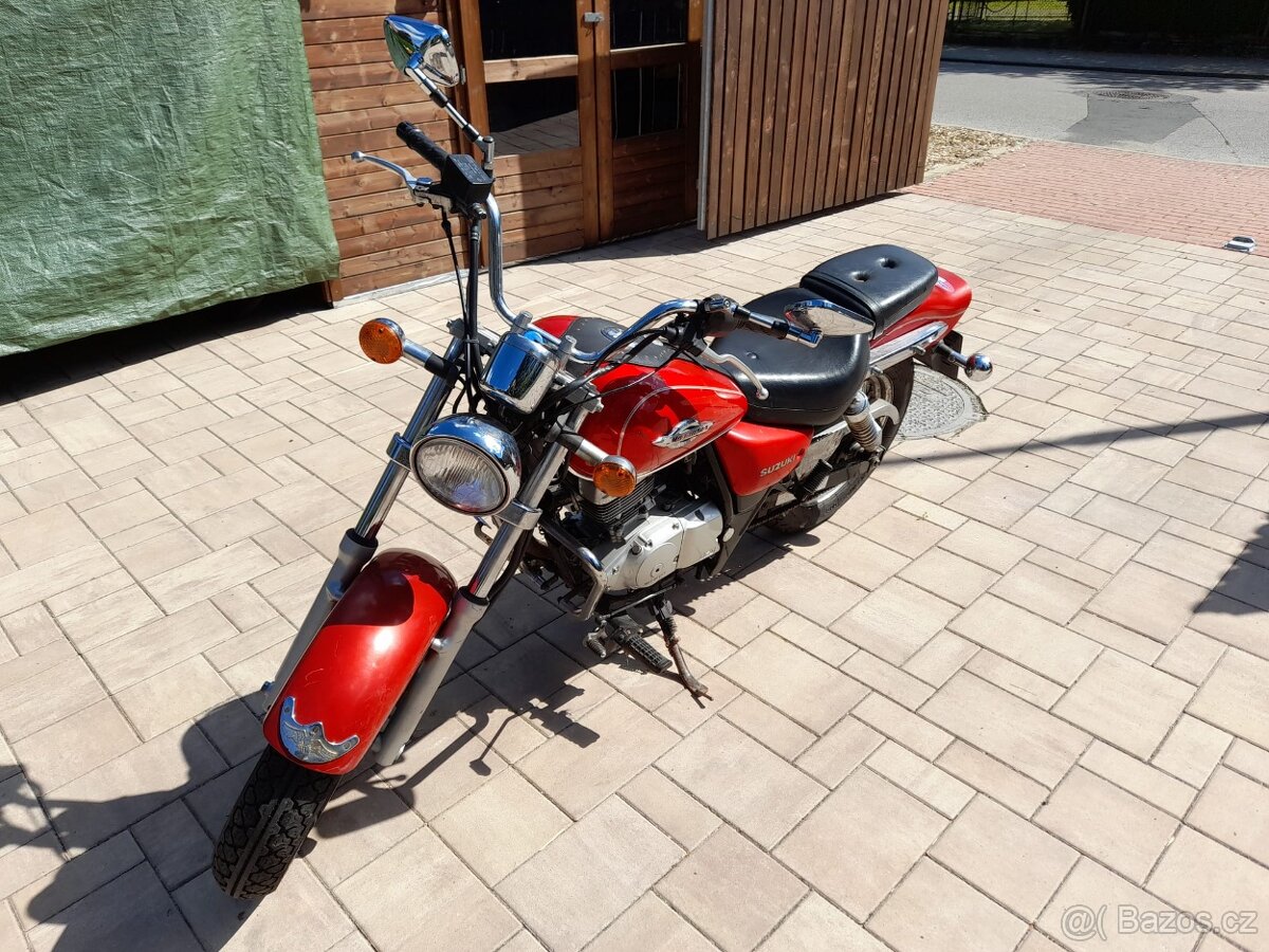 Suzuki GZ125 Marauder - 2