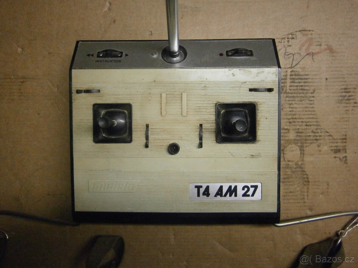 Modelářská RC vysílačka - 2