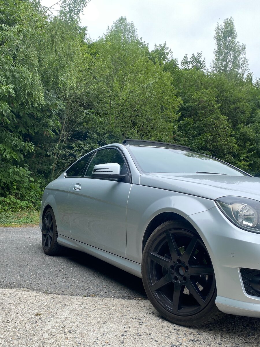 Mercedes benz w204 coupe c250 - 2