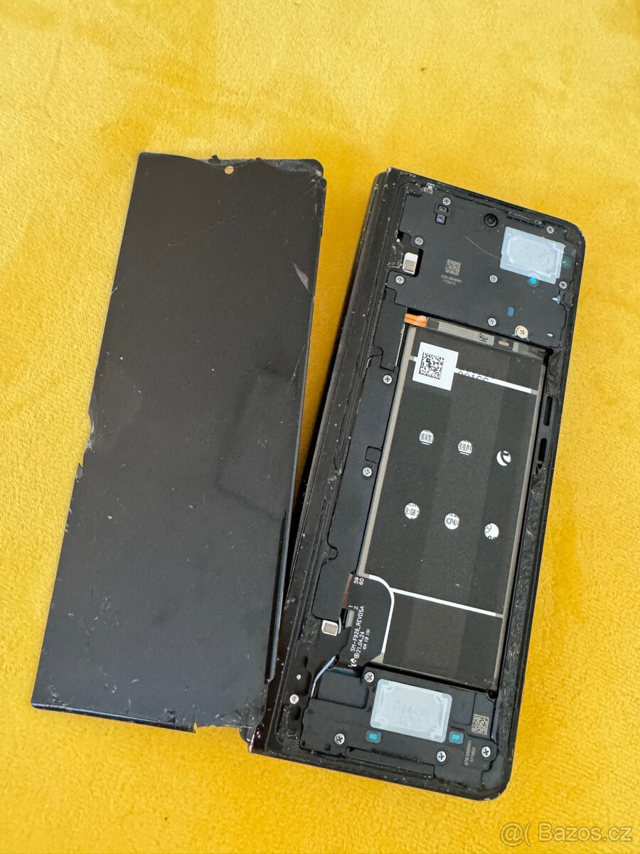 Samsung Z Fold3 5g na dily - 2