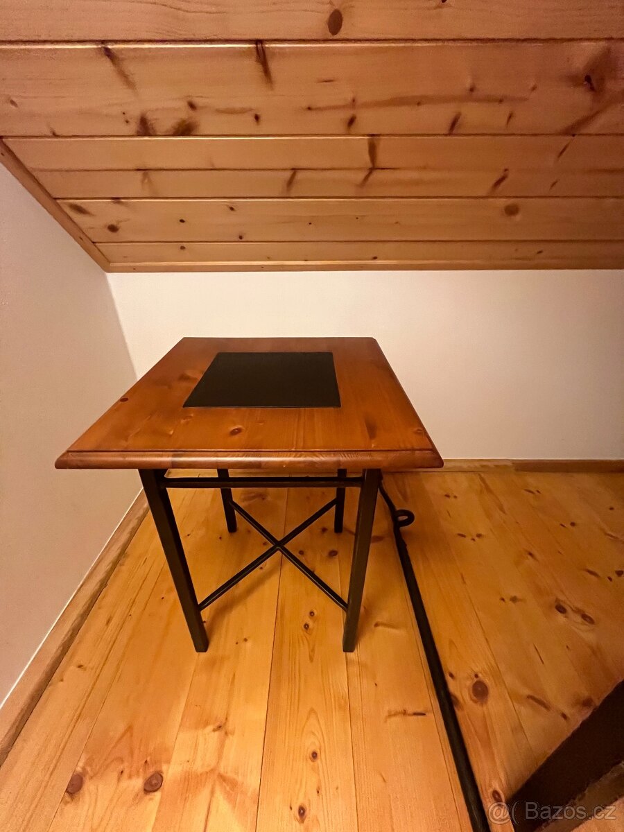 Kovaná postel s doplňky - 2