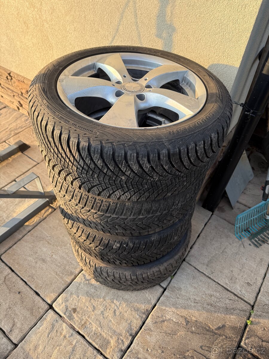 Pneu 225/50 R17 - 2