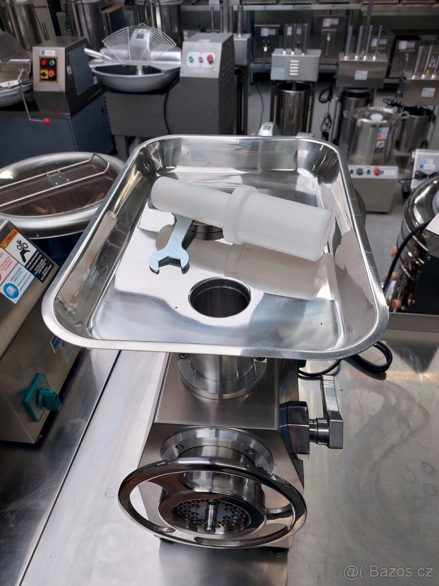 Mlýnek na maso 22 Řeznický vlček, Řezačka masa 22 - 2