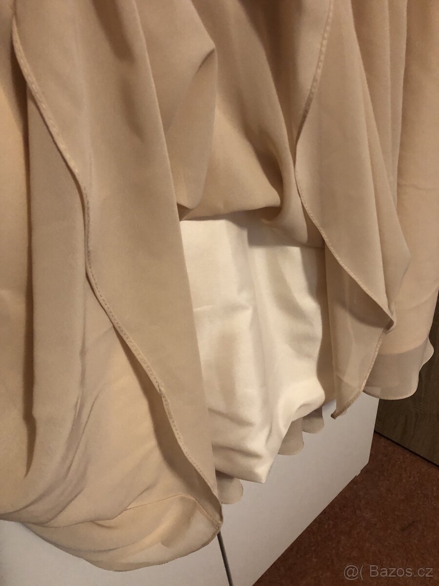 Kratke svatebni/ spolecenske saty - 2