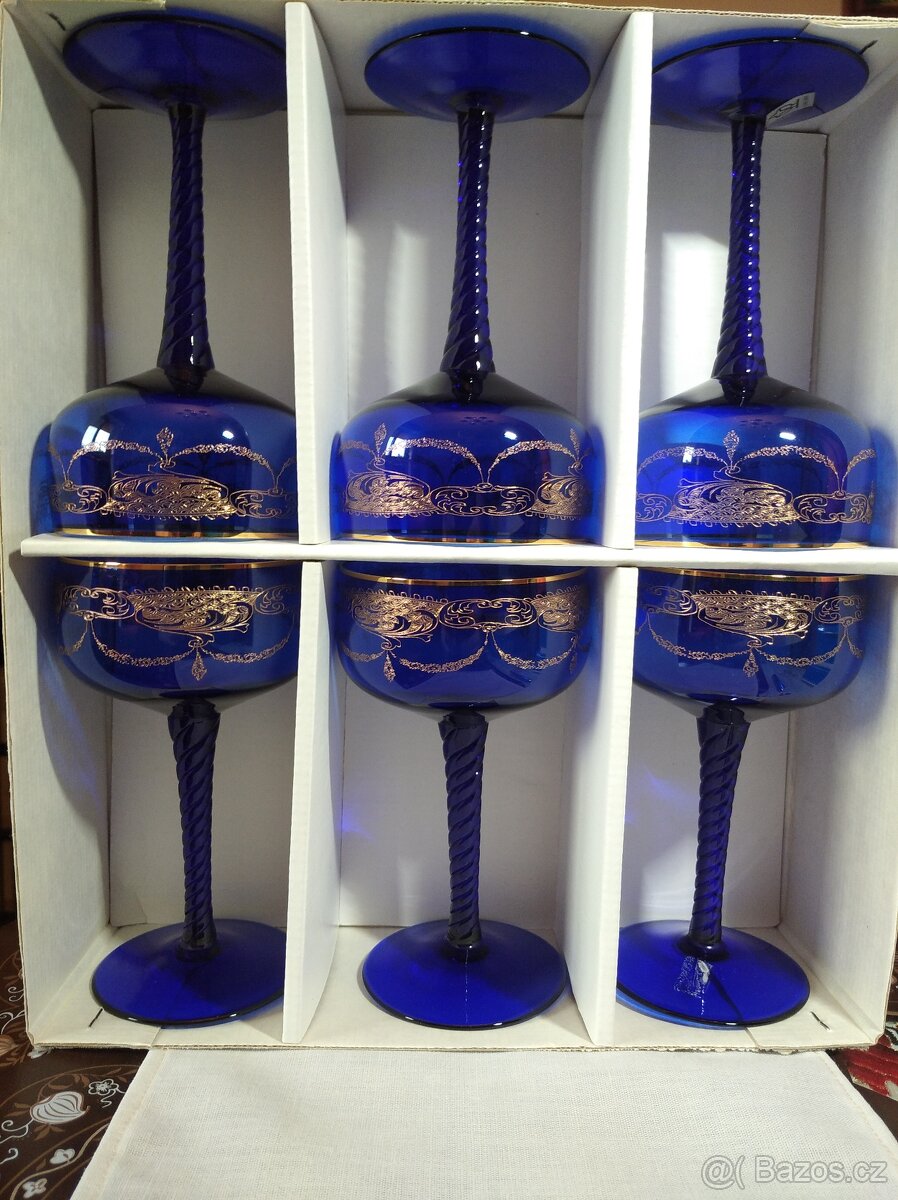 Modré sklo s rytými ornamenty zlacené - 2