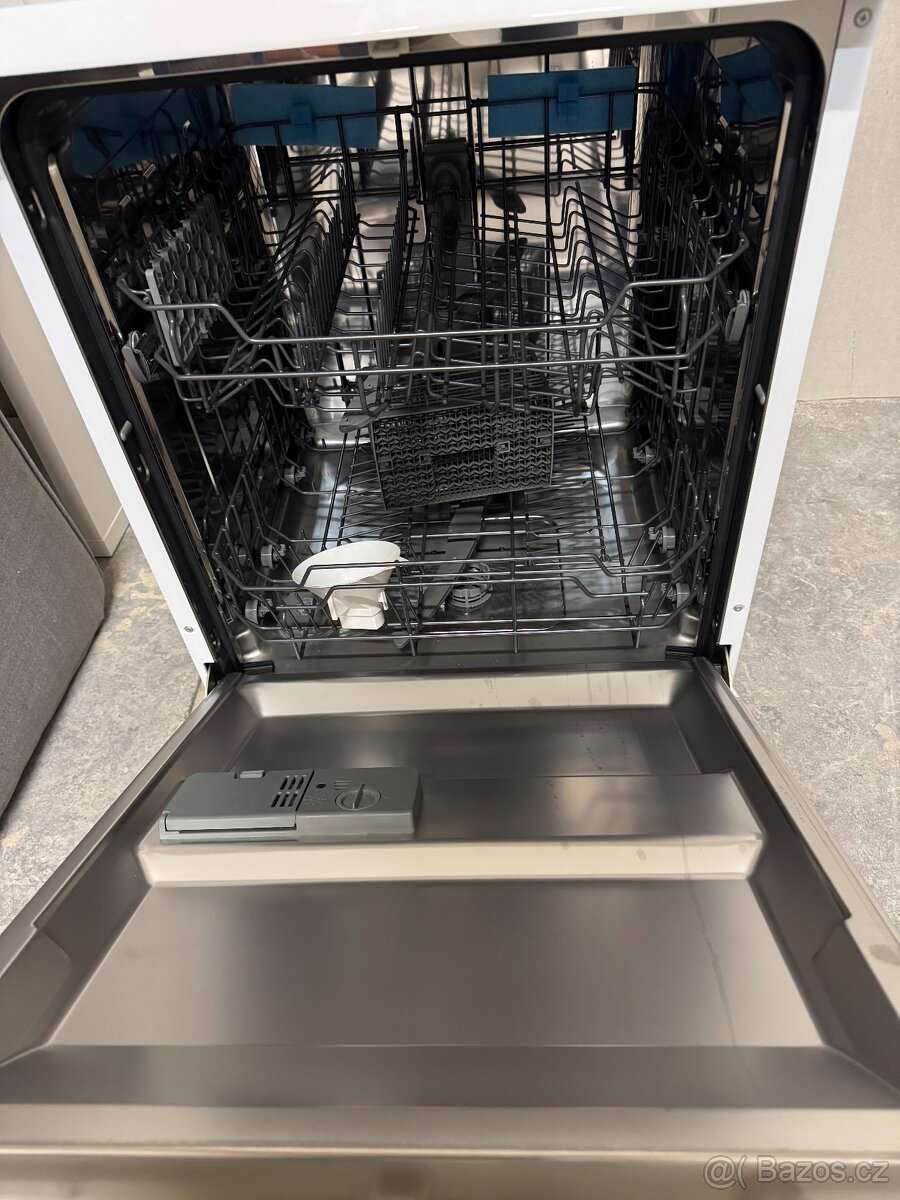 Nová nepoužitá myčka nádobí Mora - 2