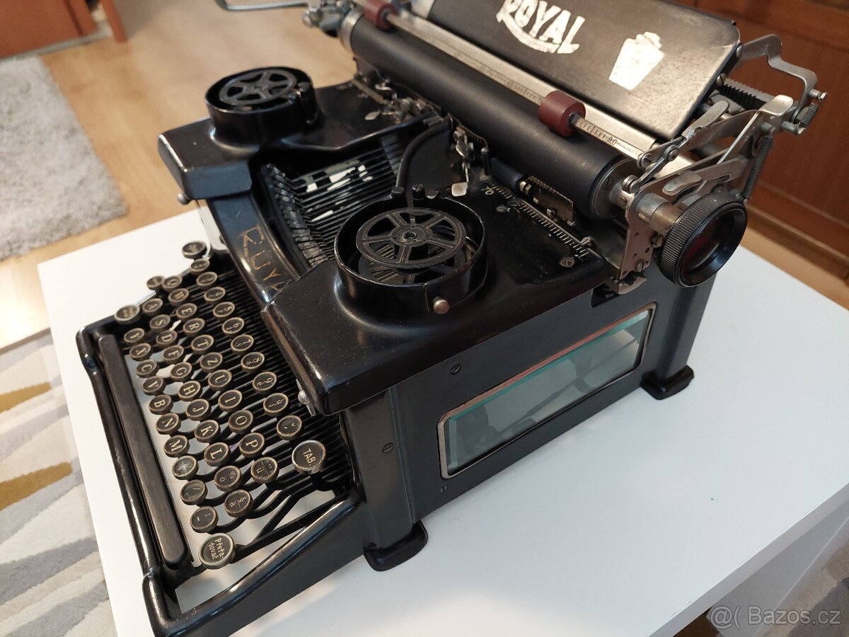 Psací stroj Royal - 2