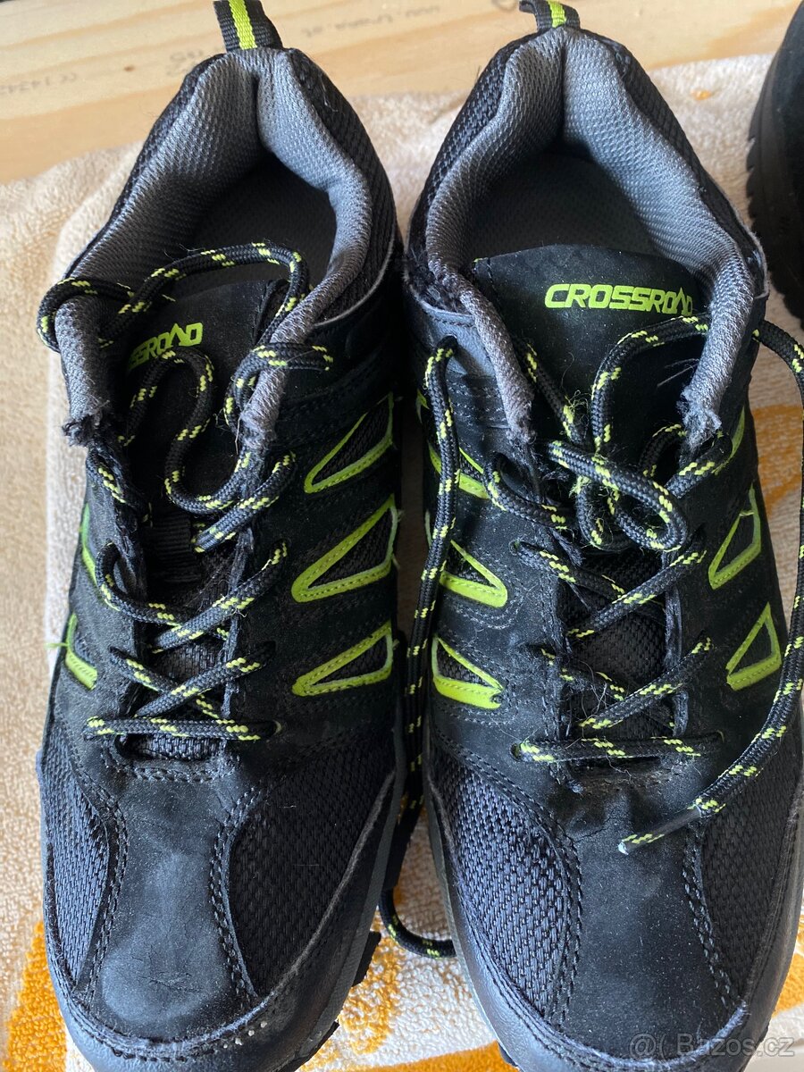 Sportovní dětské boty r. 37 - 2