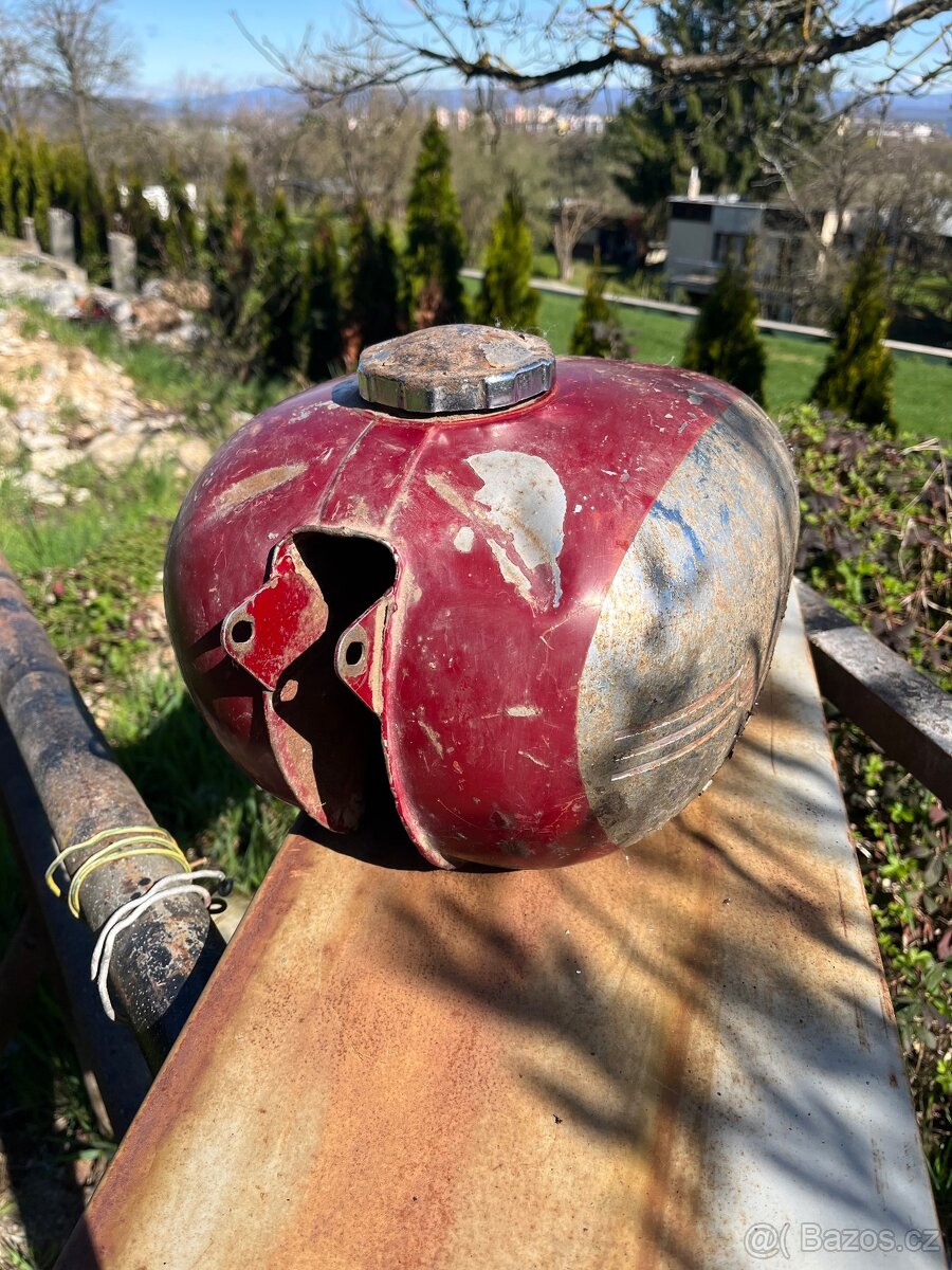 Predam nadrž na Jawa č.3 - 2