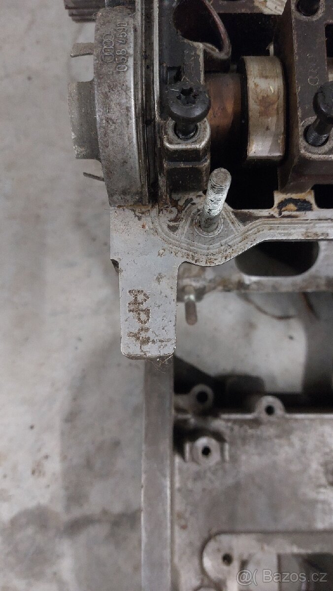 Hlava válců 1.8t APY - 2