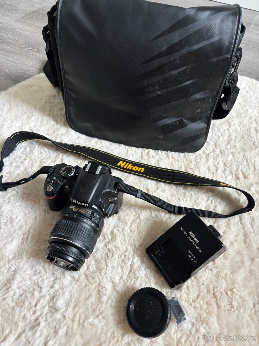Zrcadlovka Nikon D3200 - 2
