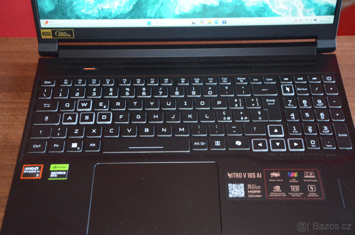 Acer Nitro V16S Ryzen7/16GB/SSD 1TB/RTX5070 - 2