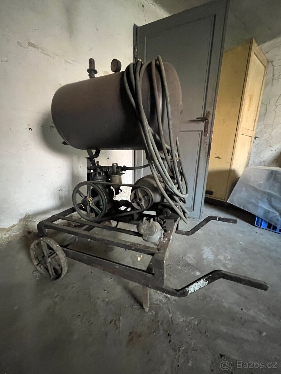 Velký kompresor pojízdný - 2