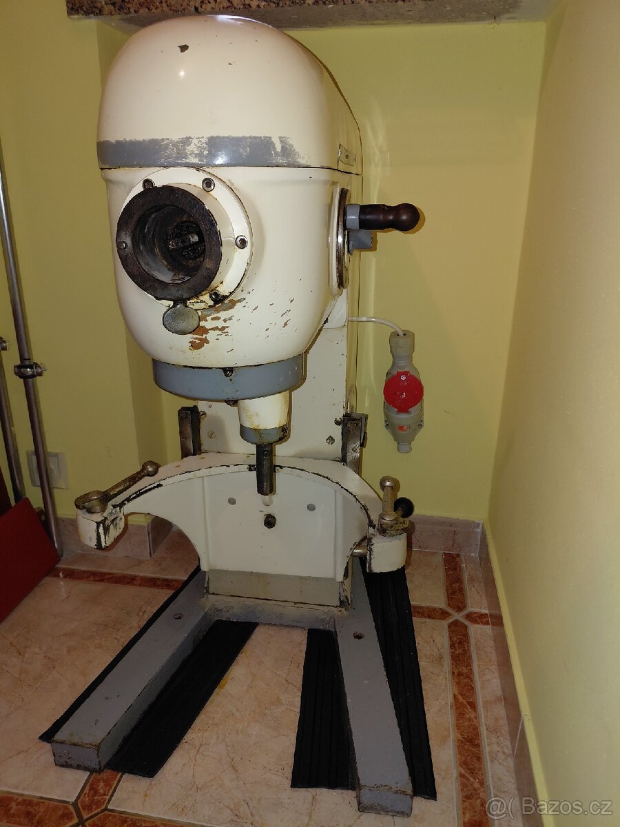 Kuchyňský robot - 2