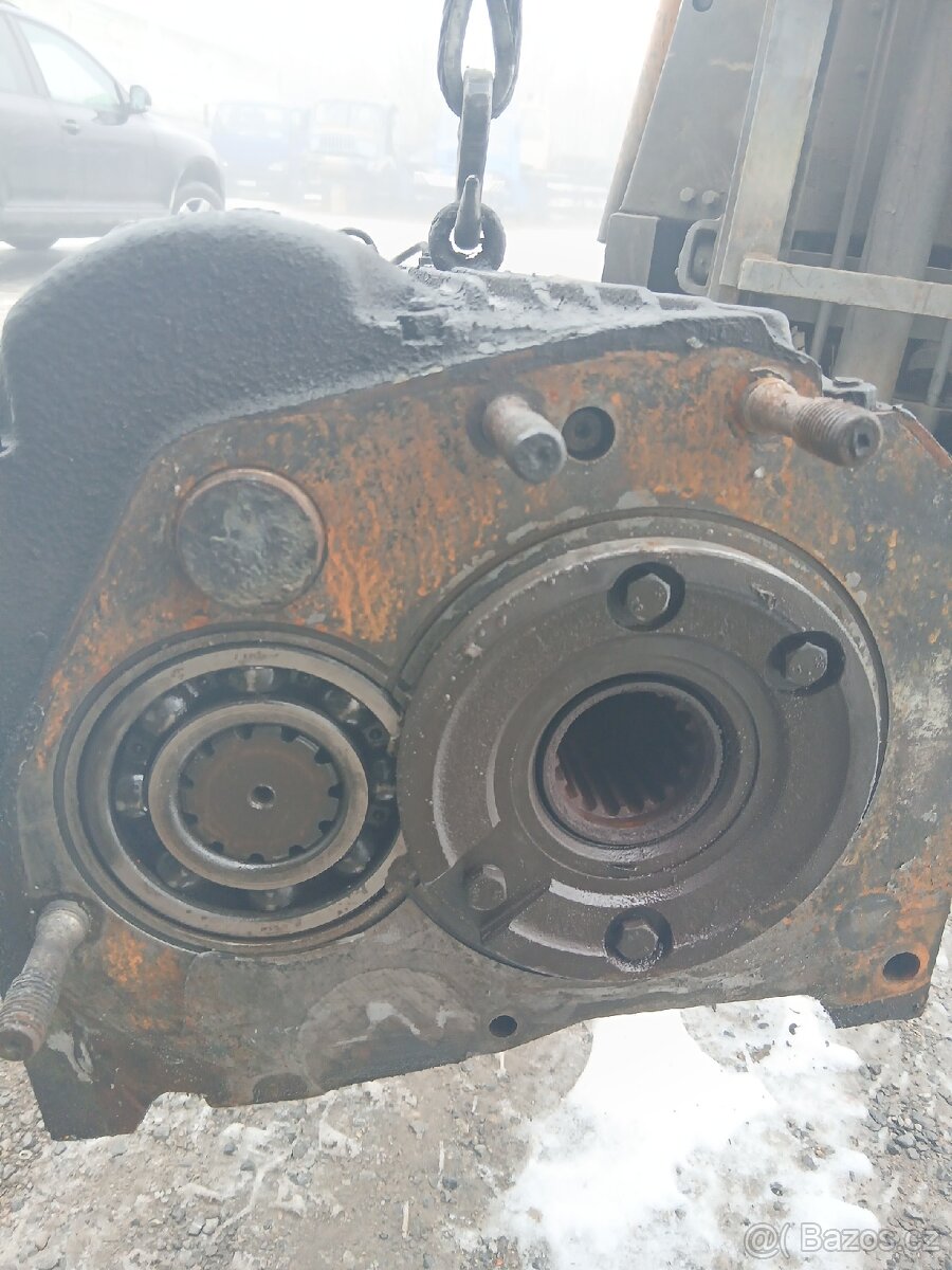 TATRA 148 HLAVNÍ PŘEVODOVKA - 2