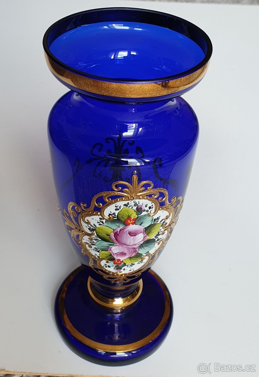 velmi pěkná váza modré sklo výška 21cm - 2