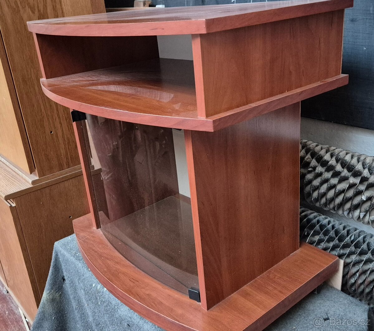 Televizní stolek - 2