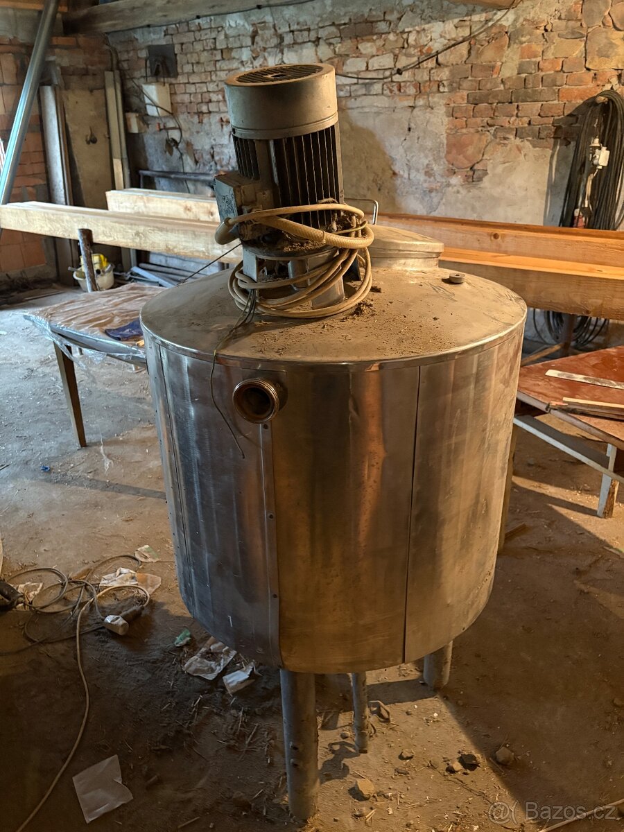 Celonerezovy kotel s michadlem - 2