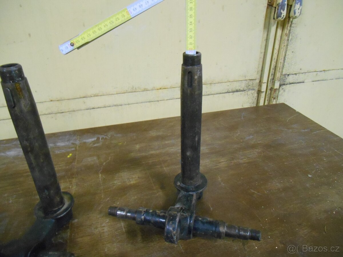 Mercedes - díl přední nápravy - 2