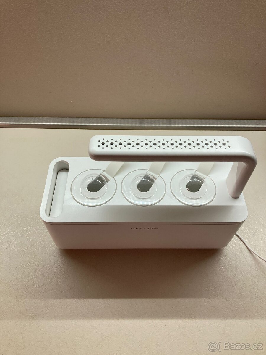 Chytrý květináč Click And Grow - 2