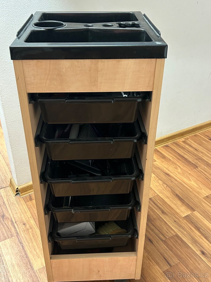 Kadeřnický vozík - 2