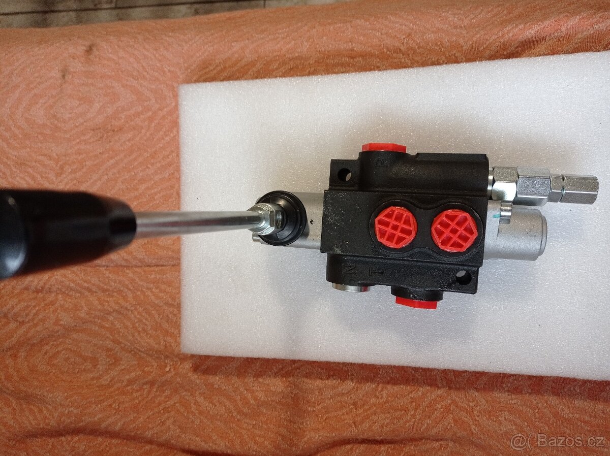 Nový hydraulický rozvaděč 40 l - 2