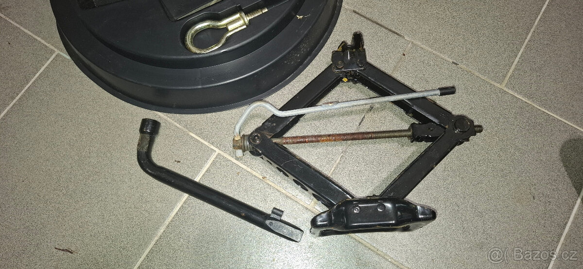 Ford dojezdová sada, vložka do rezervy - 2