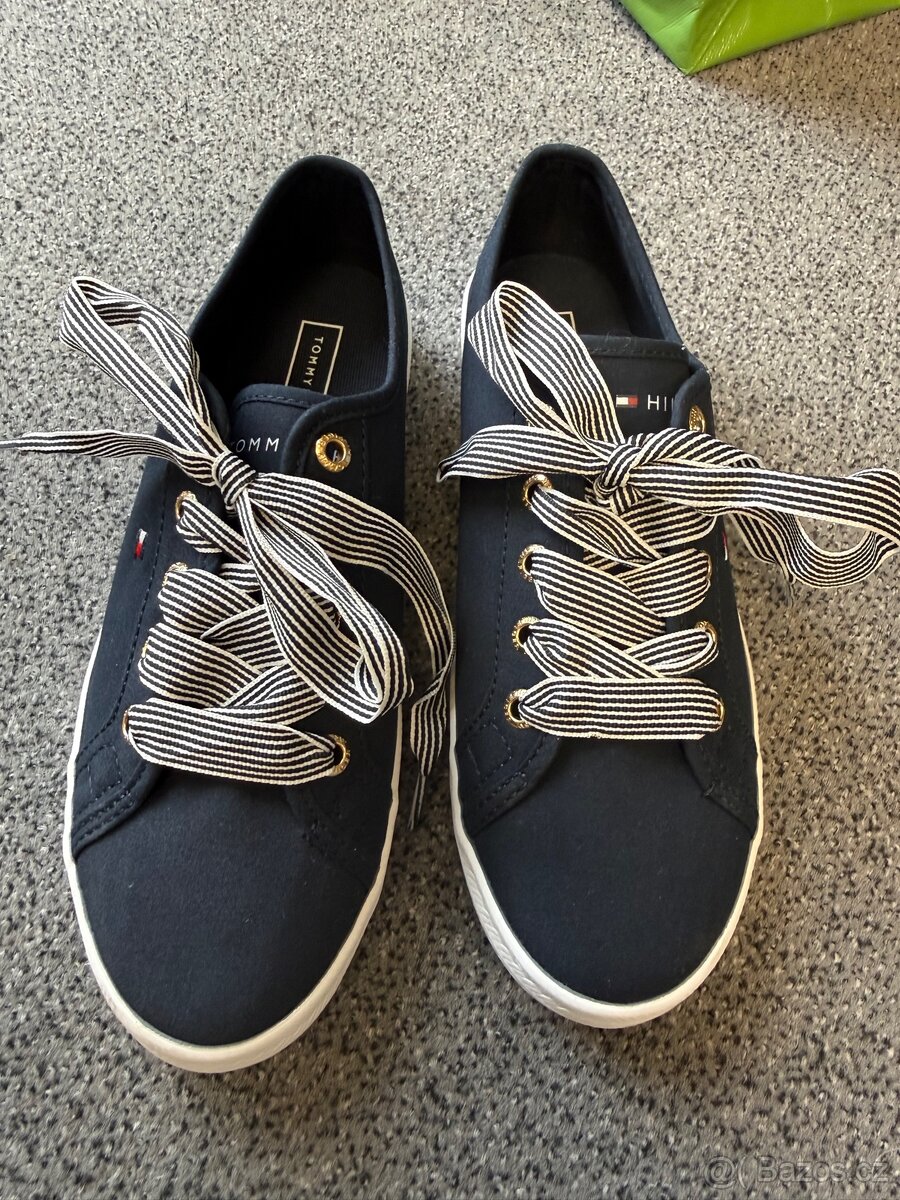 Dámské tenisky zn. Tommy Hilfiger vel 37 - 2