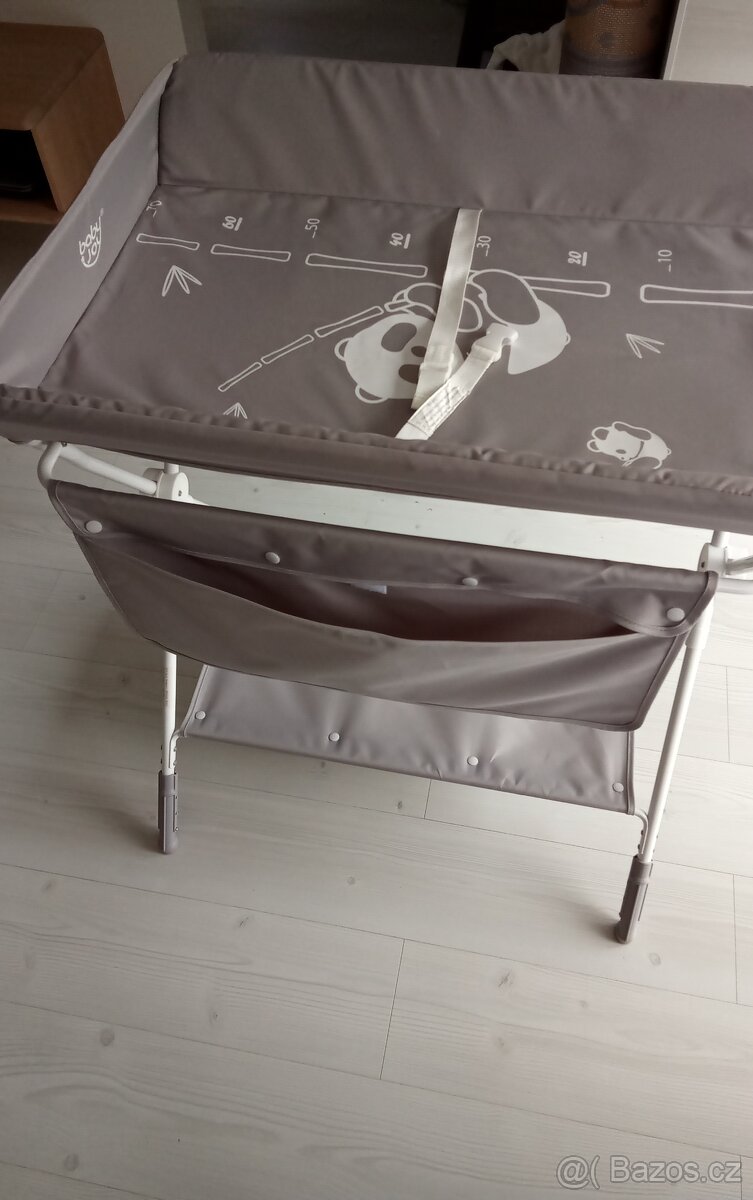 Přebalovací pult - 2