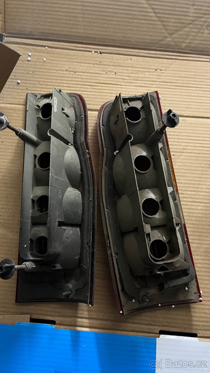 Zadní světla Ford Transit 100 T280 - 2