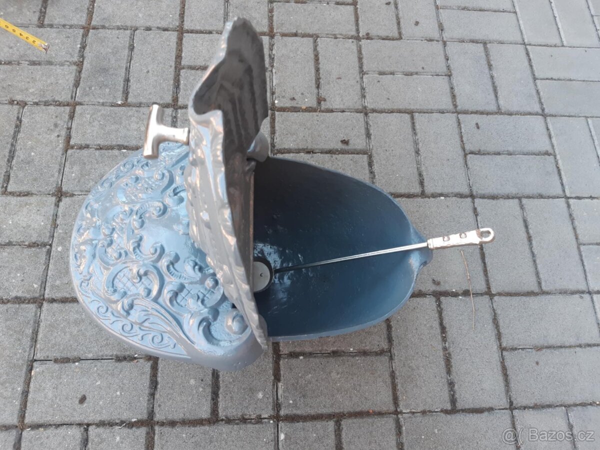 Uhlák, včetně lopatky - 2