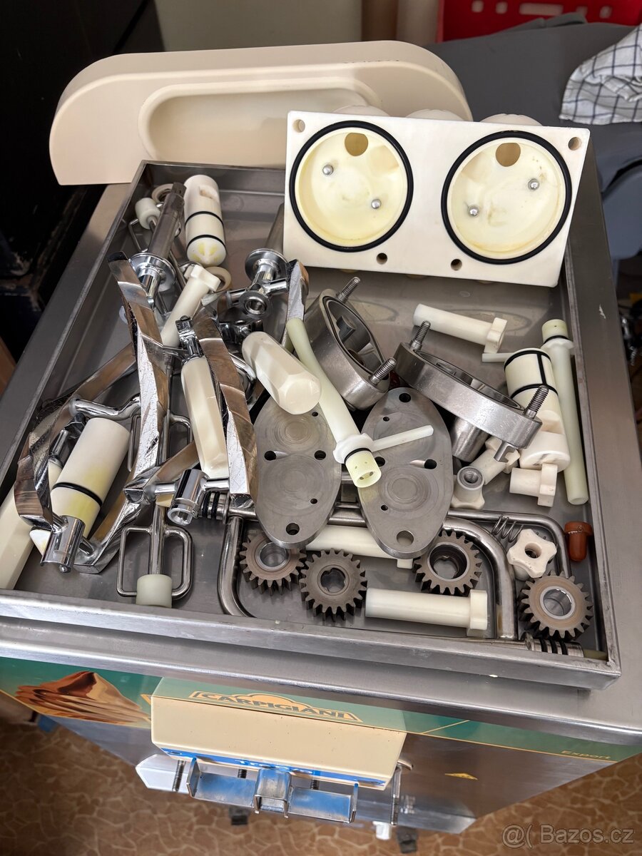 Zmrzlinový stroj Carpigiani Tre B/p A - 2