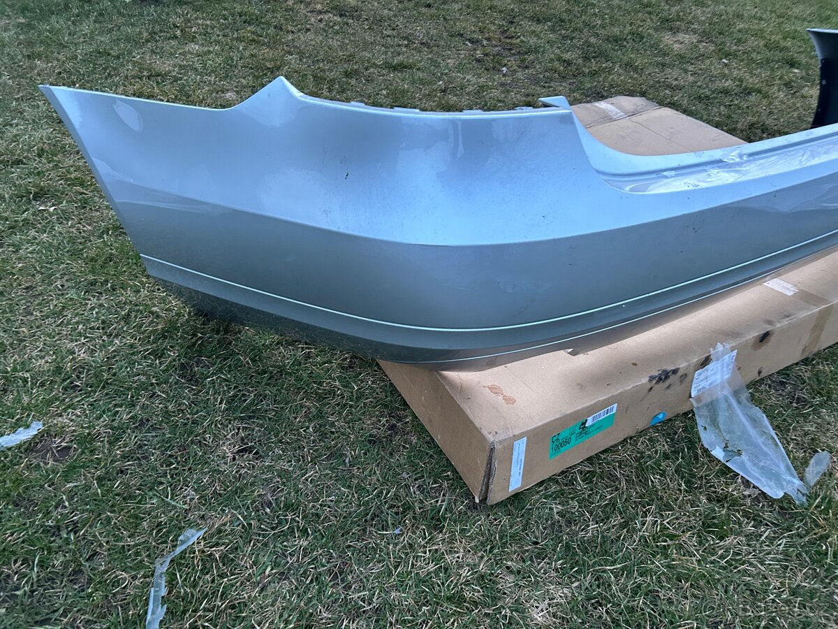 Oba nárazníky Mercedes W212 před face - 2