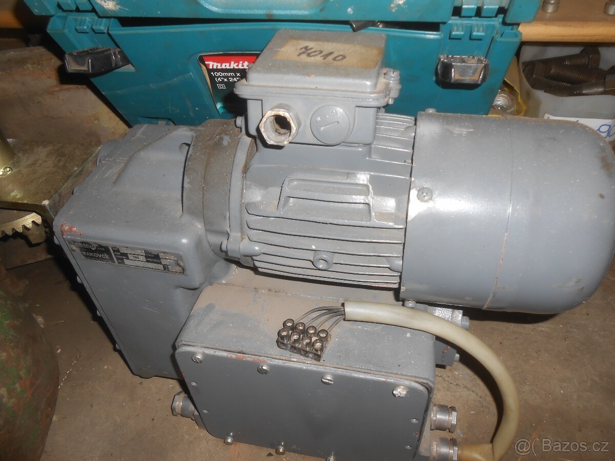 Prodám elektromotor s převodovkou - 2