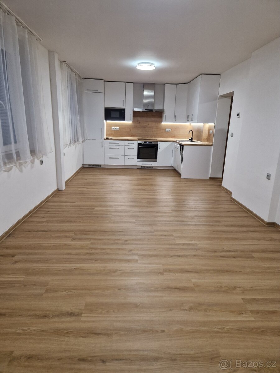 Prodej bytu 3+1 po rekonstrukci - 2