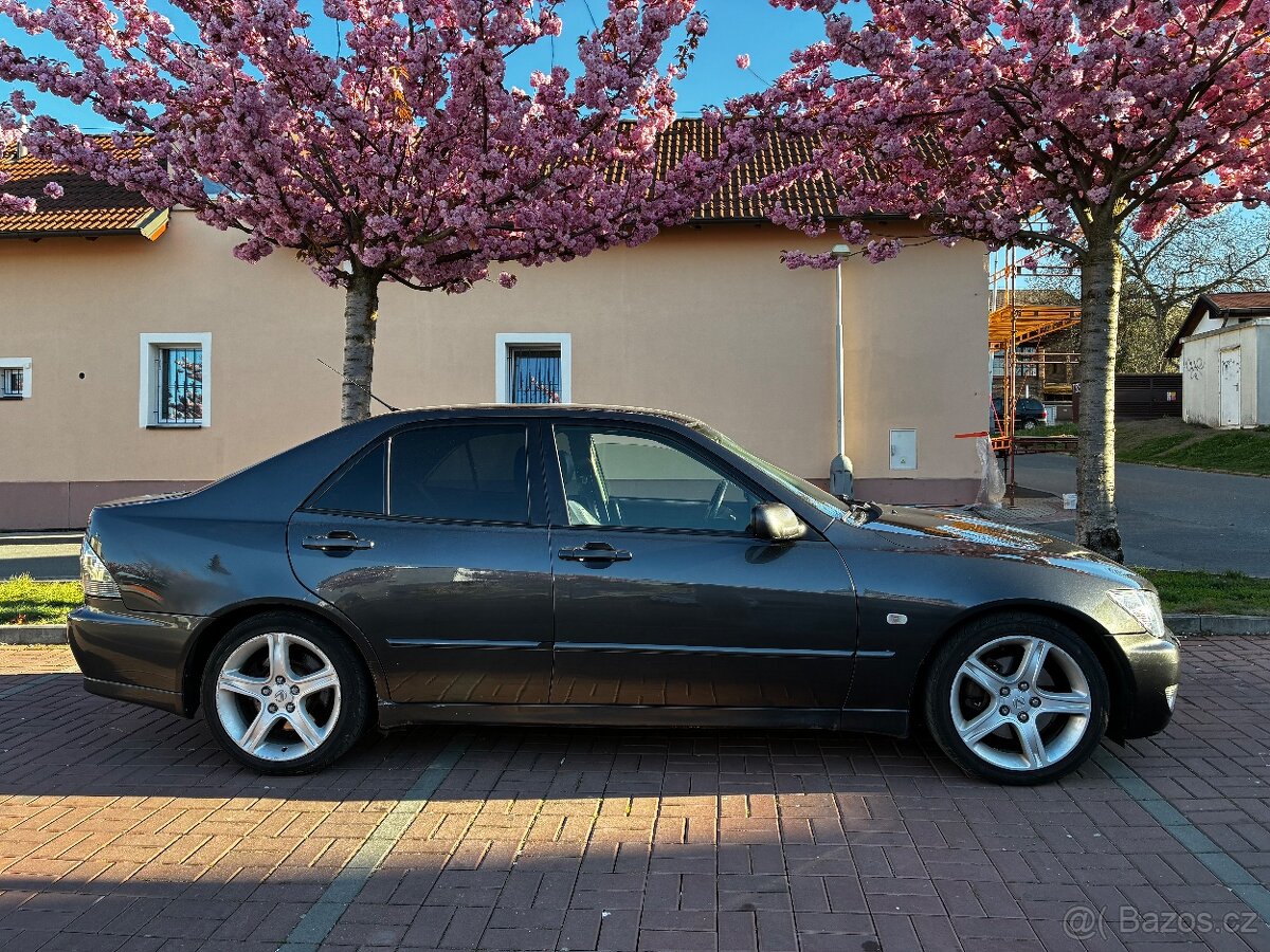 Lexus IS200 - 2