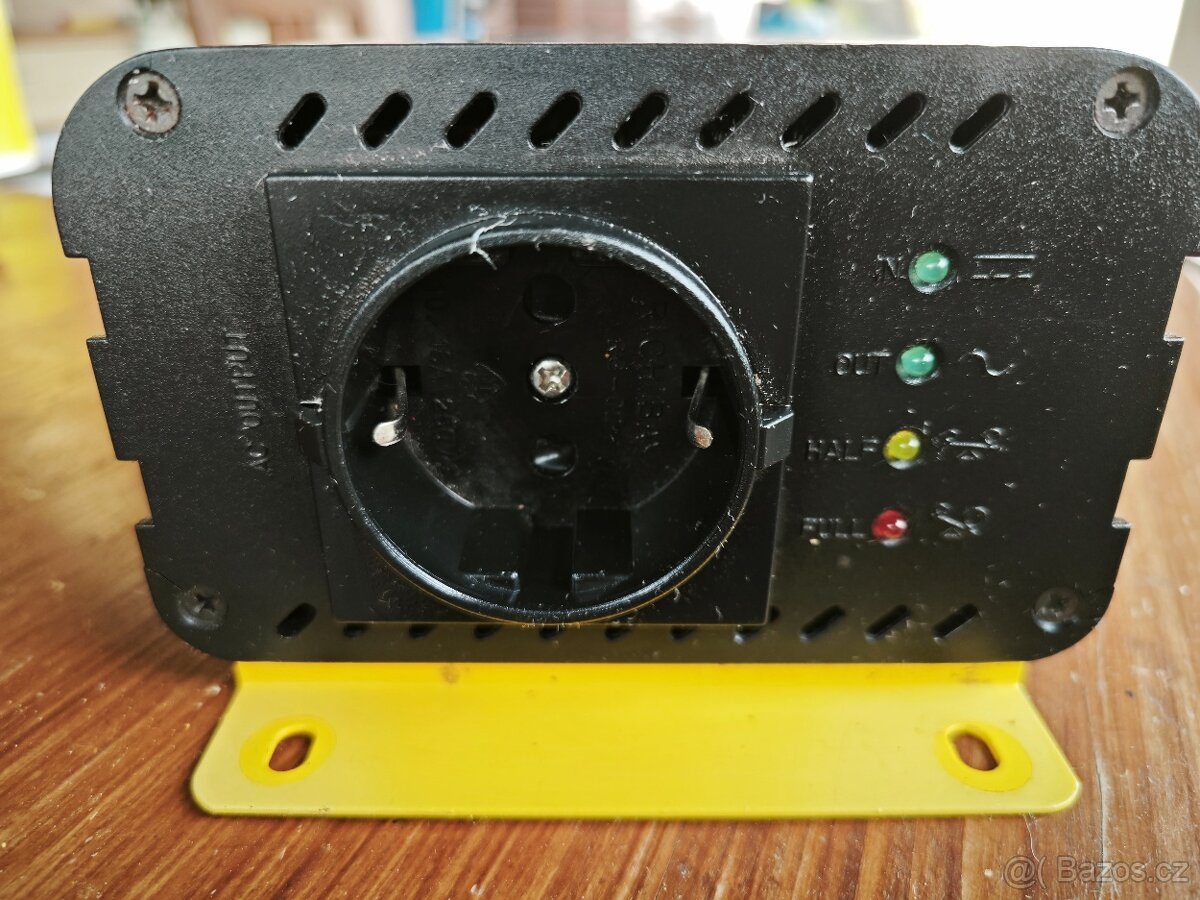 Menič napětí 12/230 400W - 2