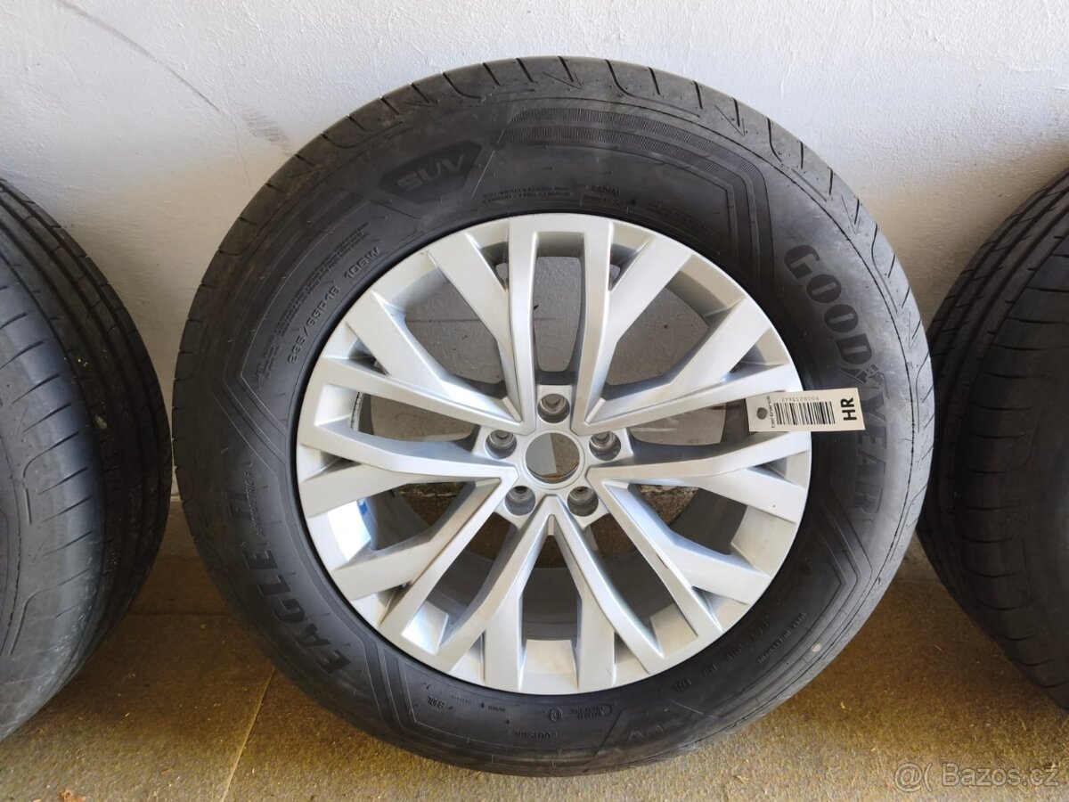 letní 235/65 R18 Touareg - 2