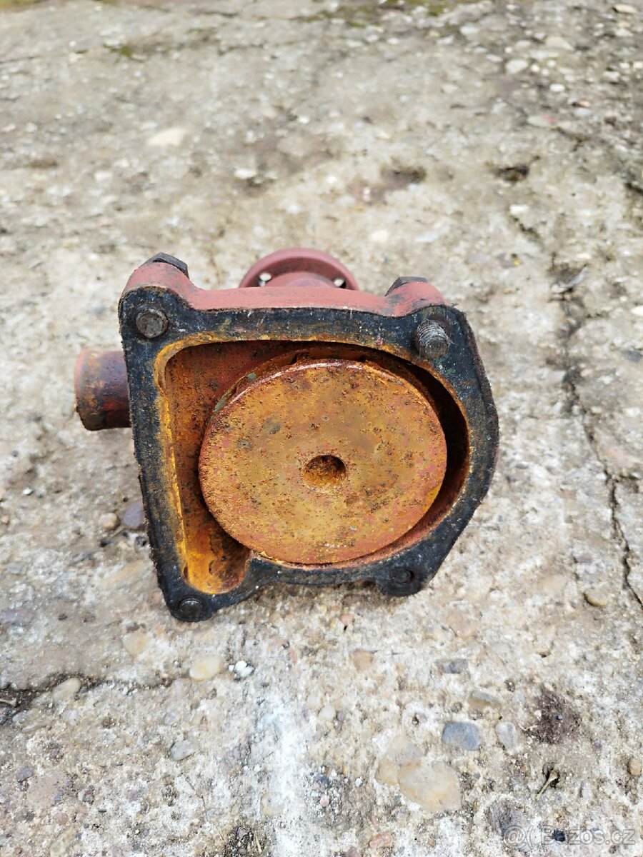 Vodní pumpa, čerpadlo Zetor - 2
