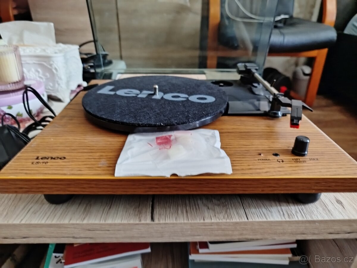 Gramofon lenco - 2