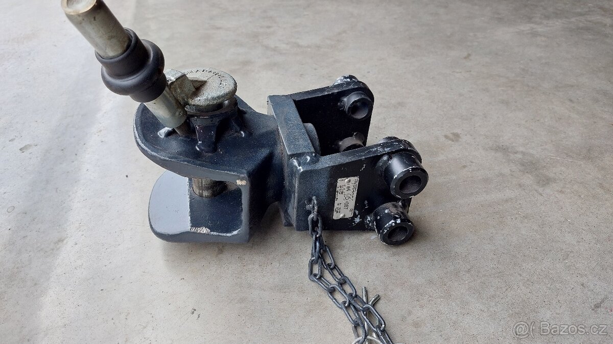 Závěs na traktor - 2