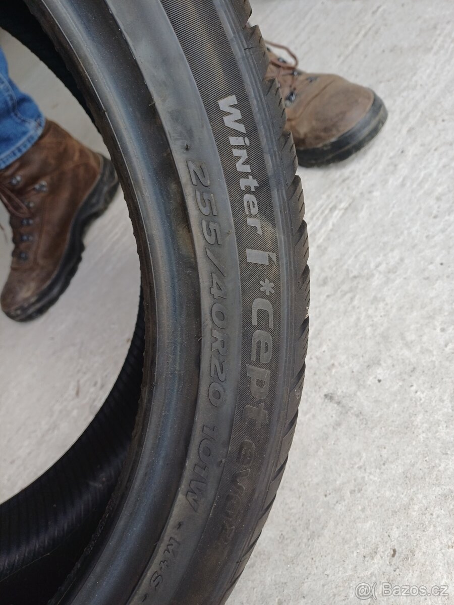Hankook Cept evo 2 255 40 20 101W č.38 - 2