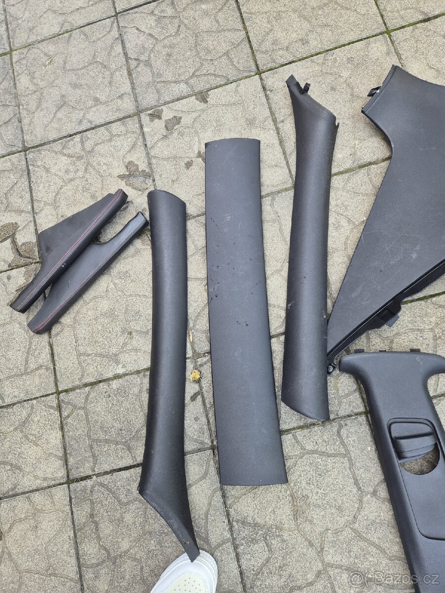 Seat Leon 1M Černý Strop - Sloupky - 2