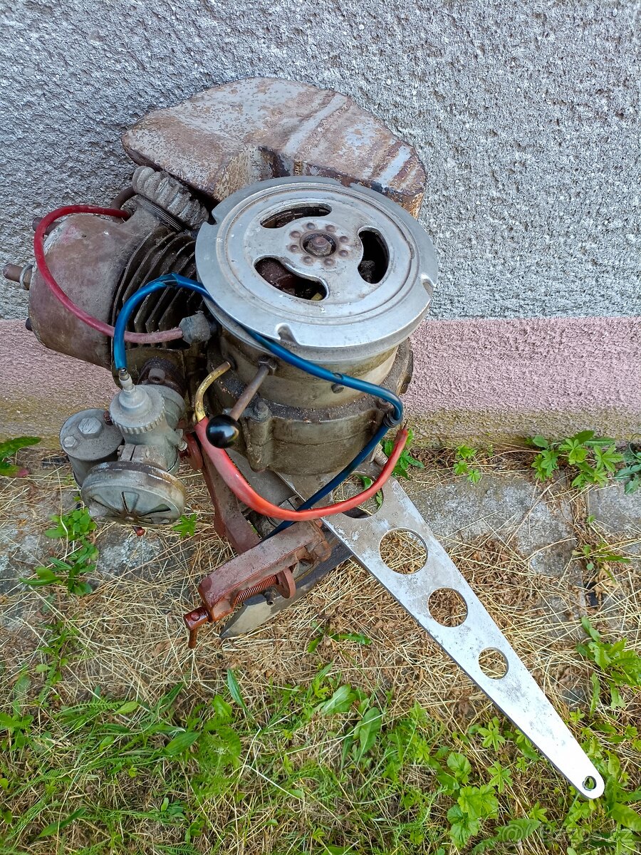 lodní motor jawa čz na závody - 2