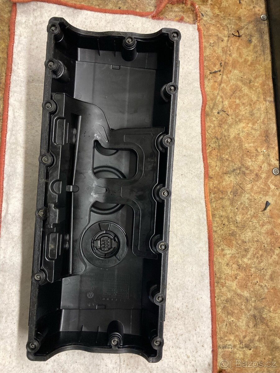 VW T5 2,5 TDI Kryt 070103469B,EGR ventil 070131512F - 2