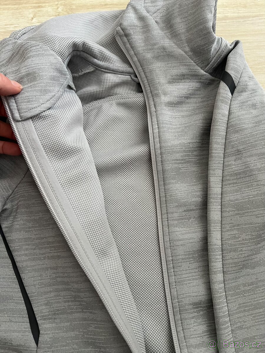 Sportovní mikina s kapucí - 2