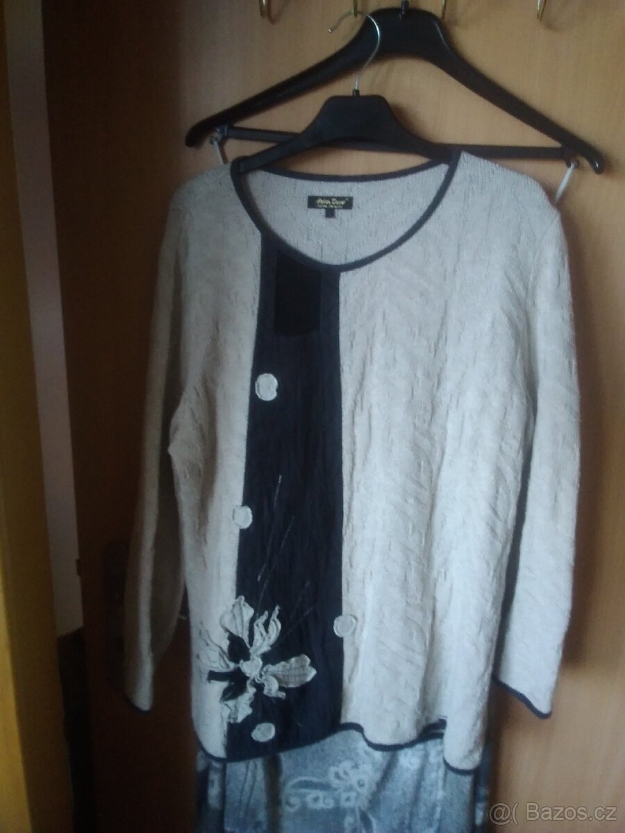 Krásný oděvní originál z Ateliéru Donát svetr - 2