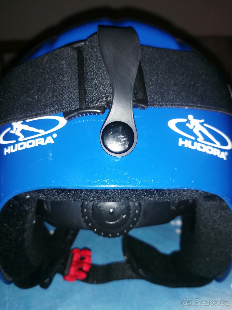 Lyžařská helma a brýle - 2