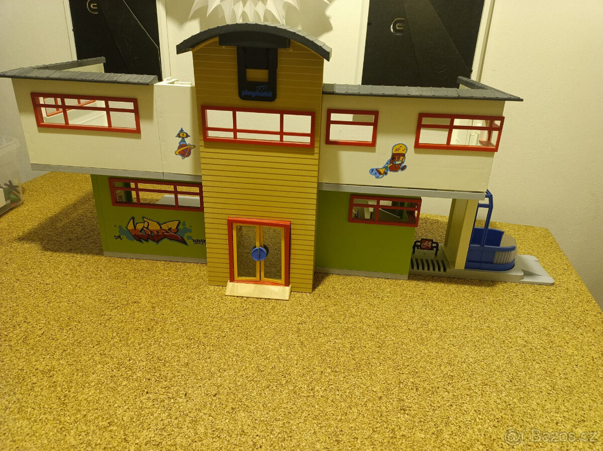Playmobil 9453 – Velká škola - 2
