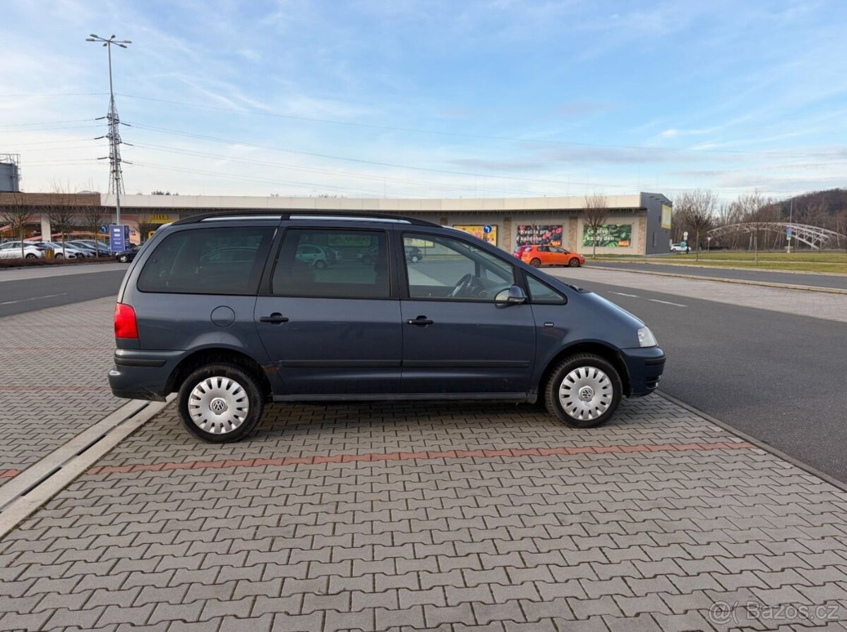 Volkswagen Sharan 1.9 TDi 7 míst - 2